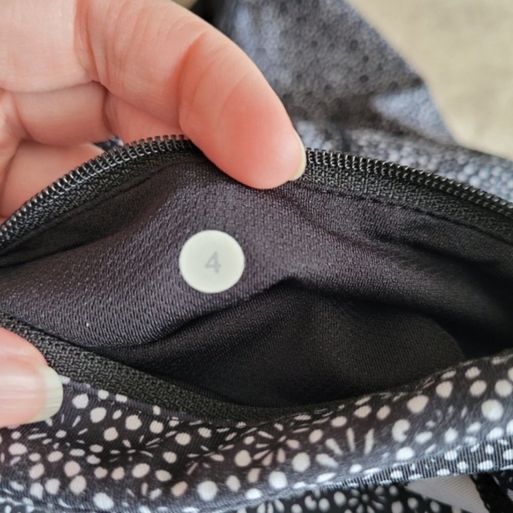 Lululemon Pace Rival Crop Freckle Flower Black White/Black size 4 - Picture 10 of 15